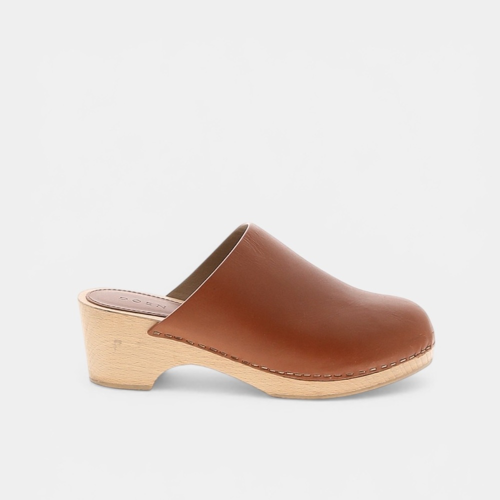 DÔEN Anouk Leather Clogs in Cognac Brown